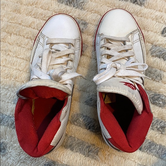 Nike High Tops Red White Black - Picture 4 of 7